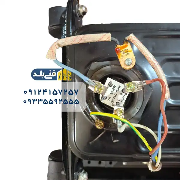 نمای نزدیک قسمت بالایی المنت گرمایشی شوفاژ برقی با جزئیات فنی و ساختاری